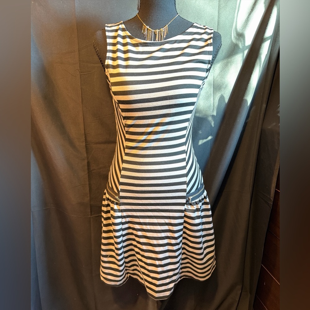 Cefian Striped Black and White Sleeveless Dress